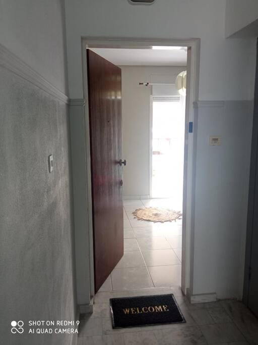 Lemon - Happyhostgr - Downtown Apartment Volos Exterior foto